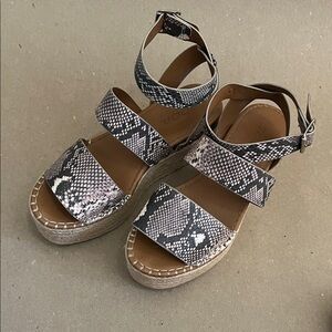 Soda Snake Print Platform Sandals in Black and White